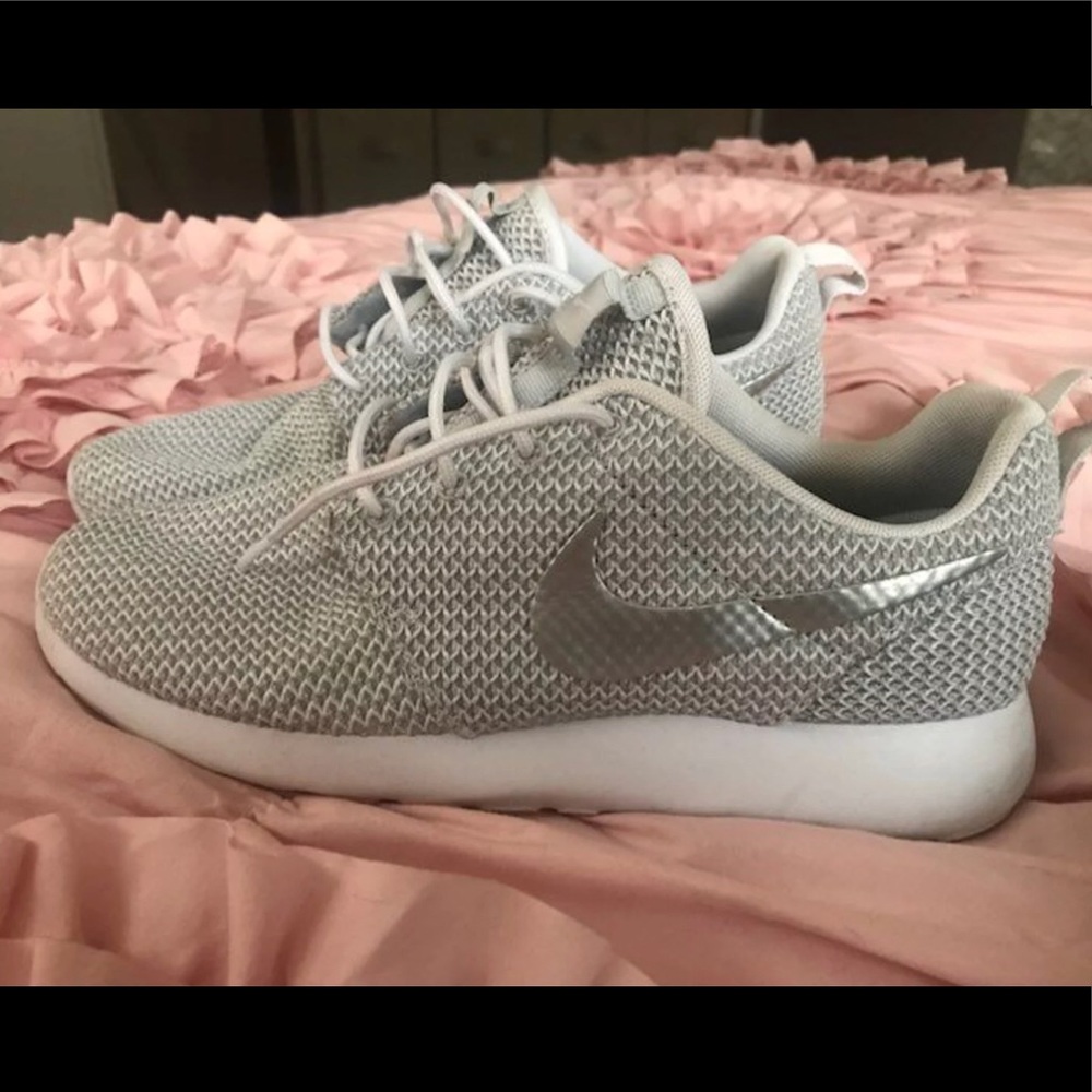 Women Nike Roshes